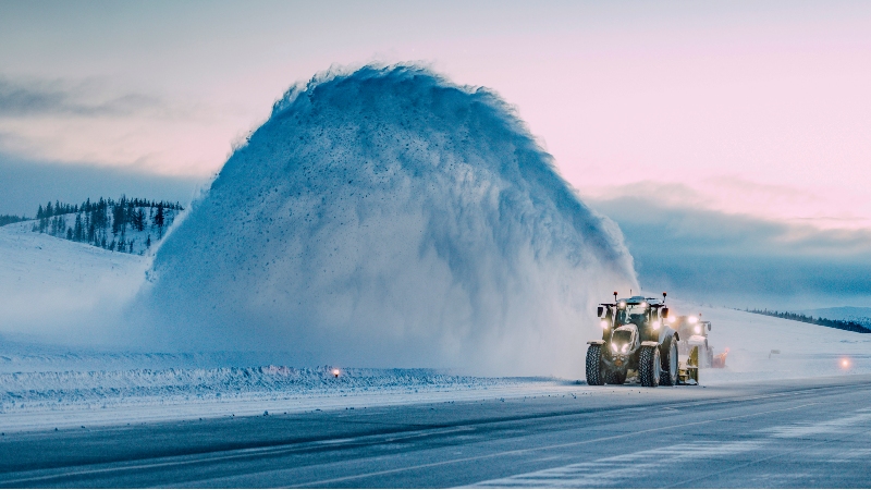 valtra-t-series-tractor-5th-gen-snow-work-extreme-800-450