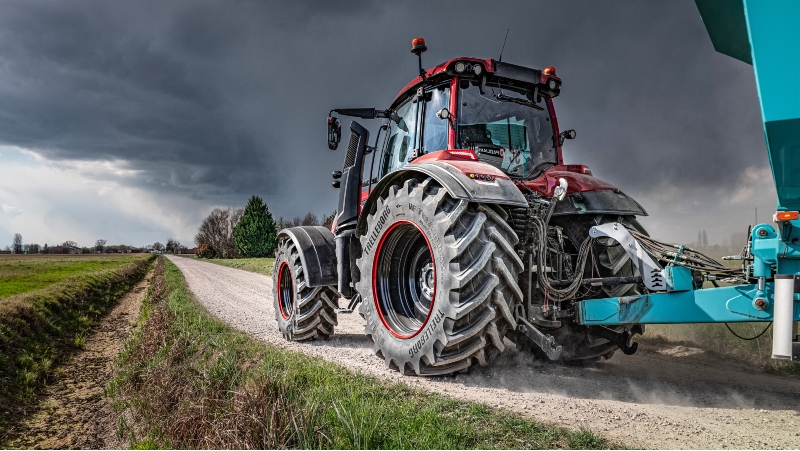 valtra-t-series-tractor-5th-gen-trelleborg-pull-road-800-450