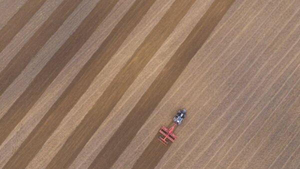valtra-g-series-tractor-field-lines-smart-farming-800-450