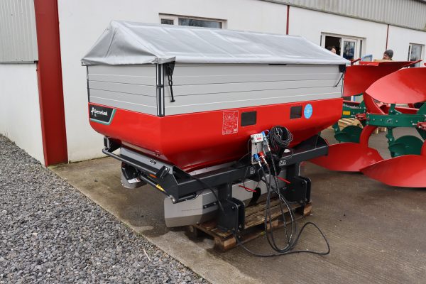 Kverneland Fertiliser spreaders - Image 6